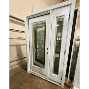 A 1 Light Door with Blinds and Sidelight